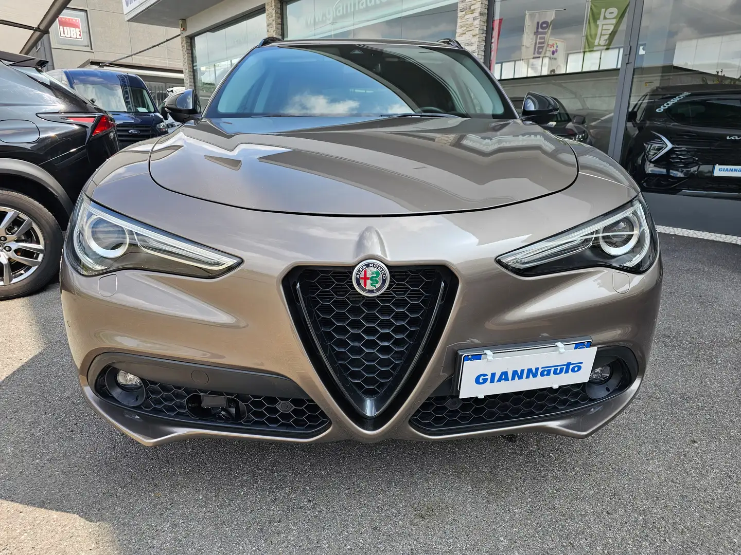 Alfa Romeo Stelvio 2.2 t B-Tech rwd 190cv **PALETTE-CERCHI DA 20** Grigio - 2