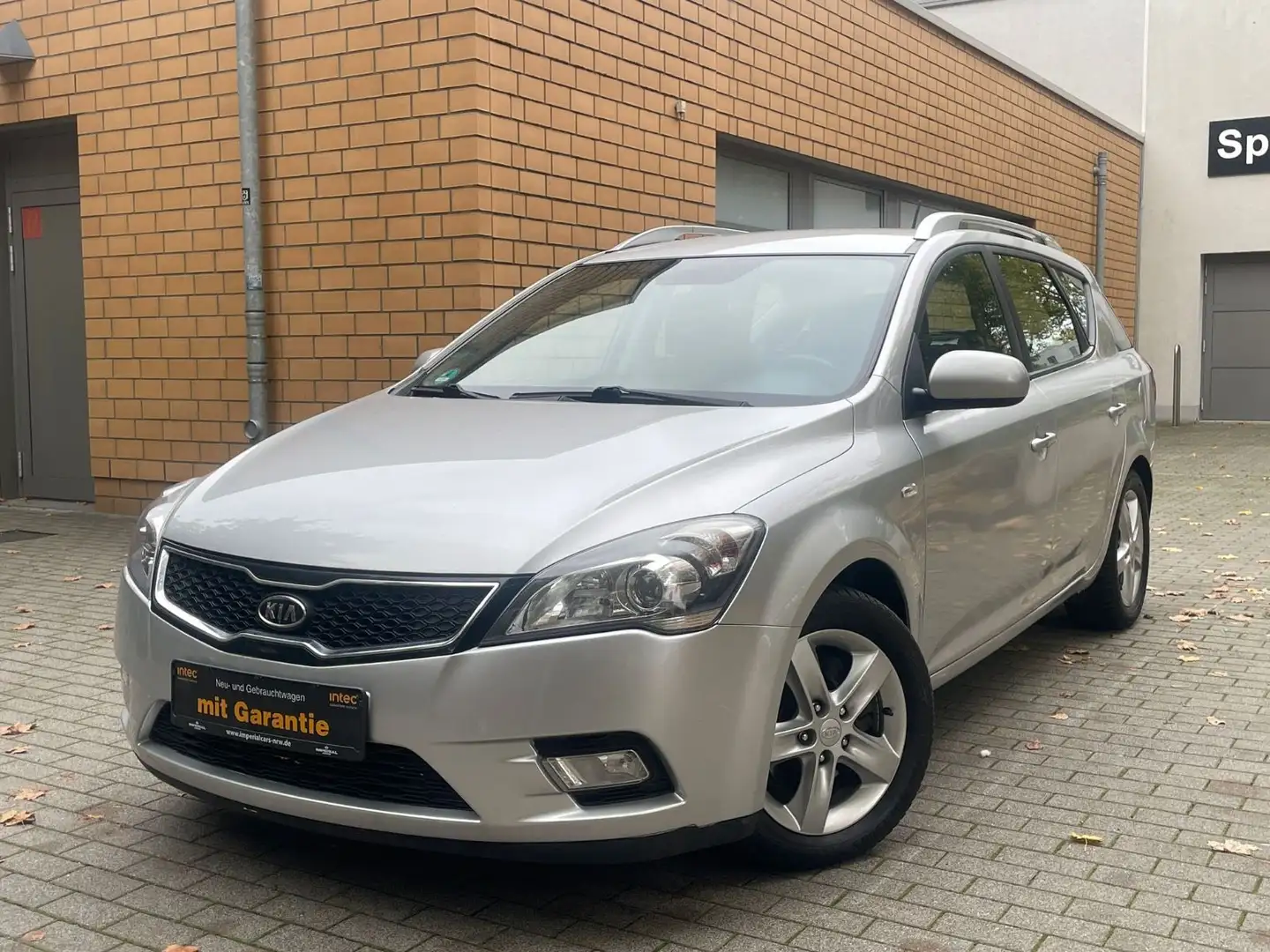 Kia Ceed / cee'd /2.HAND/NAVI/KLIMAAUTO/SHZ/GEPFLEGT/ Silber - 1