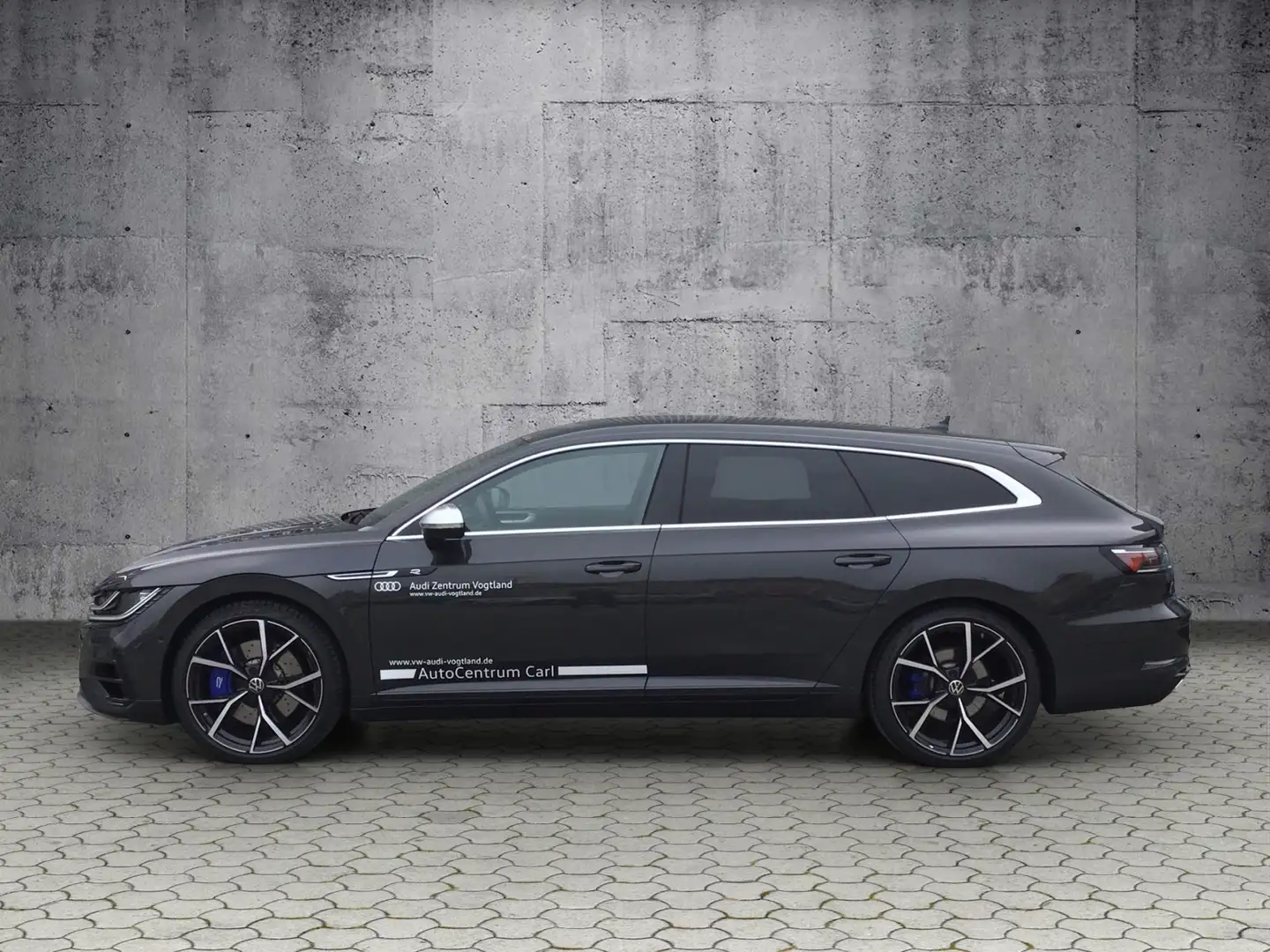 Volkswagen Arteon Shooting Brake R 2.0 TSI 4Motion DSG IQ-DRIVE/Bus Šedá - 2