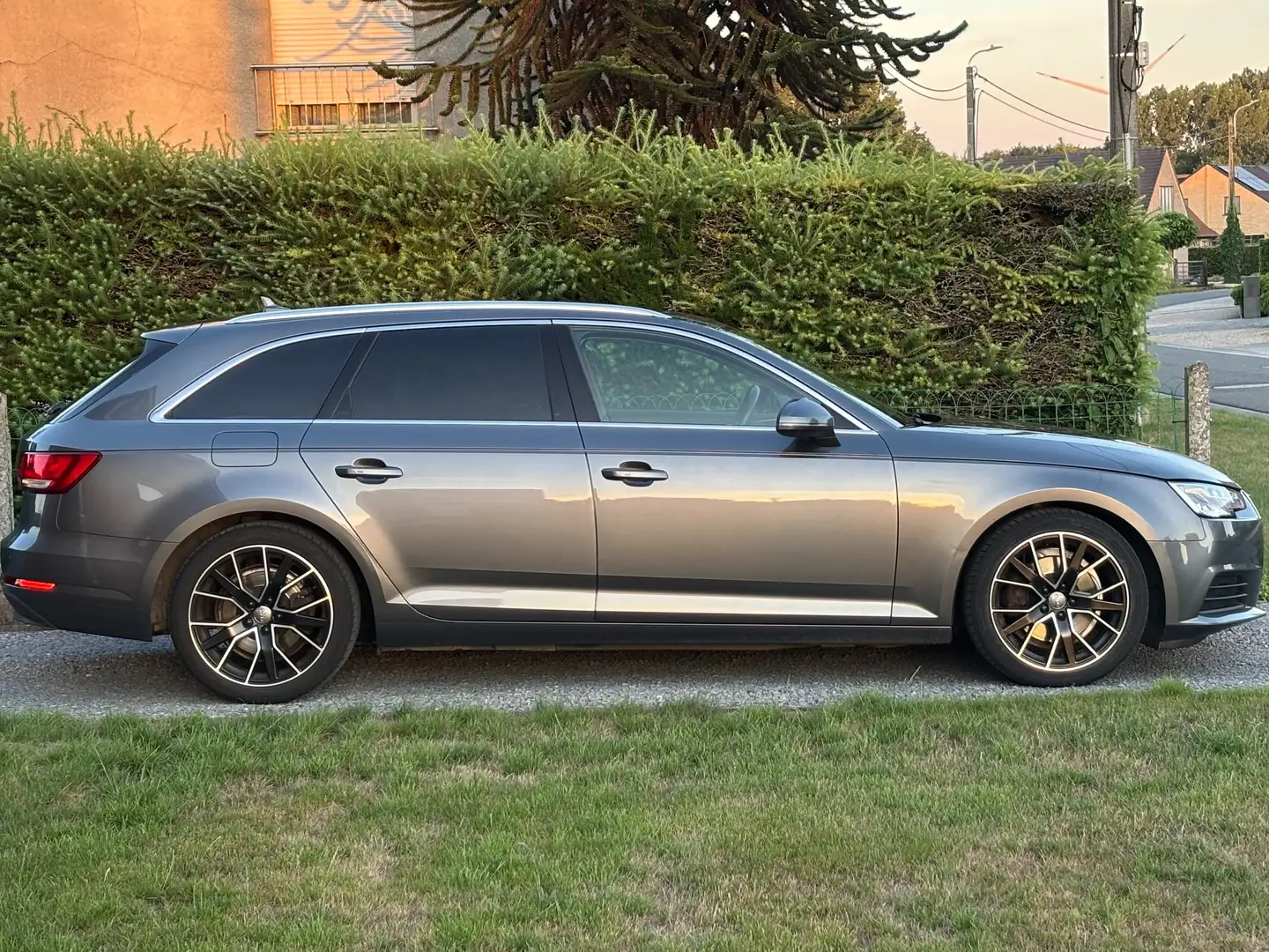 Audi A4 A4 Avant 2.0 TDI ultra Grijs - 2