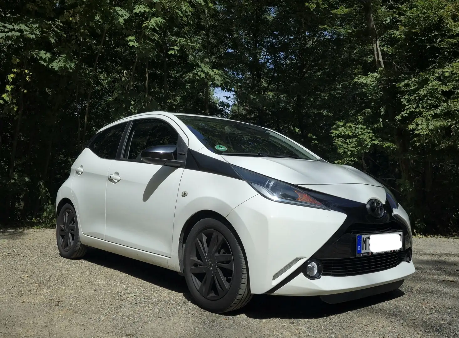 Toyota Aygo x-play touch - 1