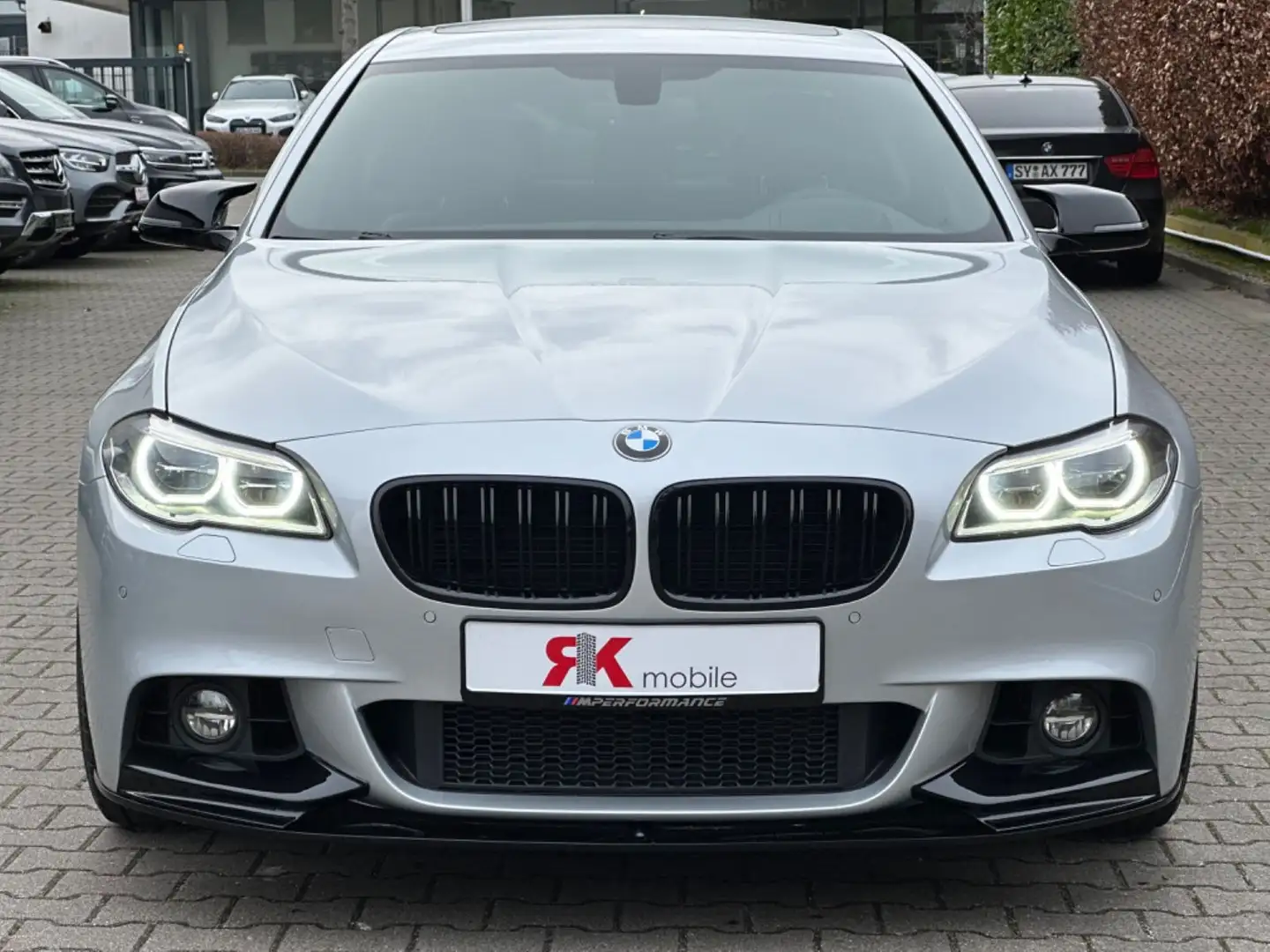BMW 535 i M-Paket/M-Perform/H&K/HUD/VollLED/KeylessGO Stříbrná - 2