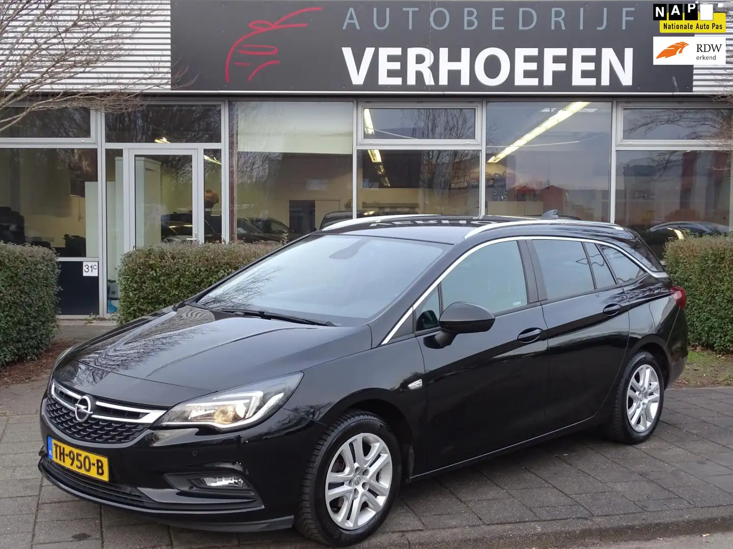 Opel Astra Sports Tourer 1.0 Online Edition - NAVI - CRUISE / Чорний - 1