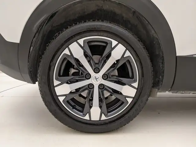 Peugeot 3008 view 9