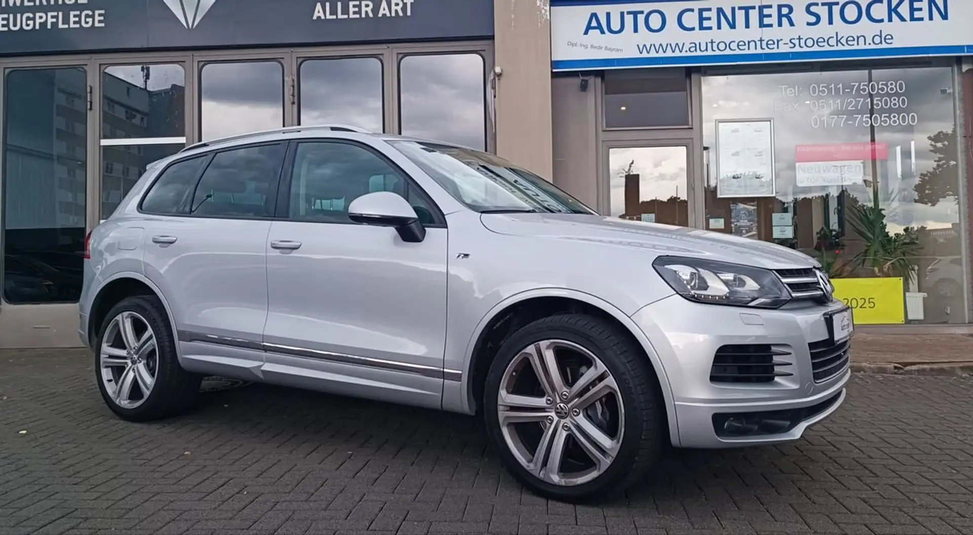 Volkswagen Touareg V6 TDI BMT R-LINE LederPanoramaXenon21ZollNavi Grau - 1