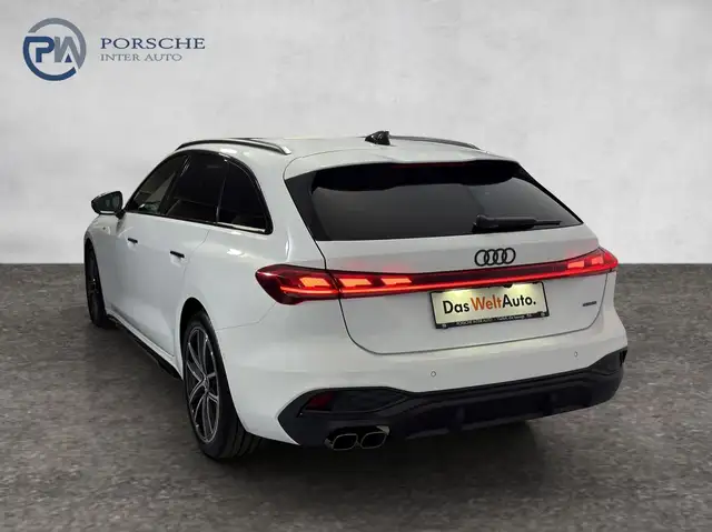 Audi A5 view 4