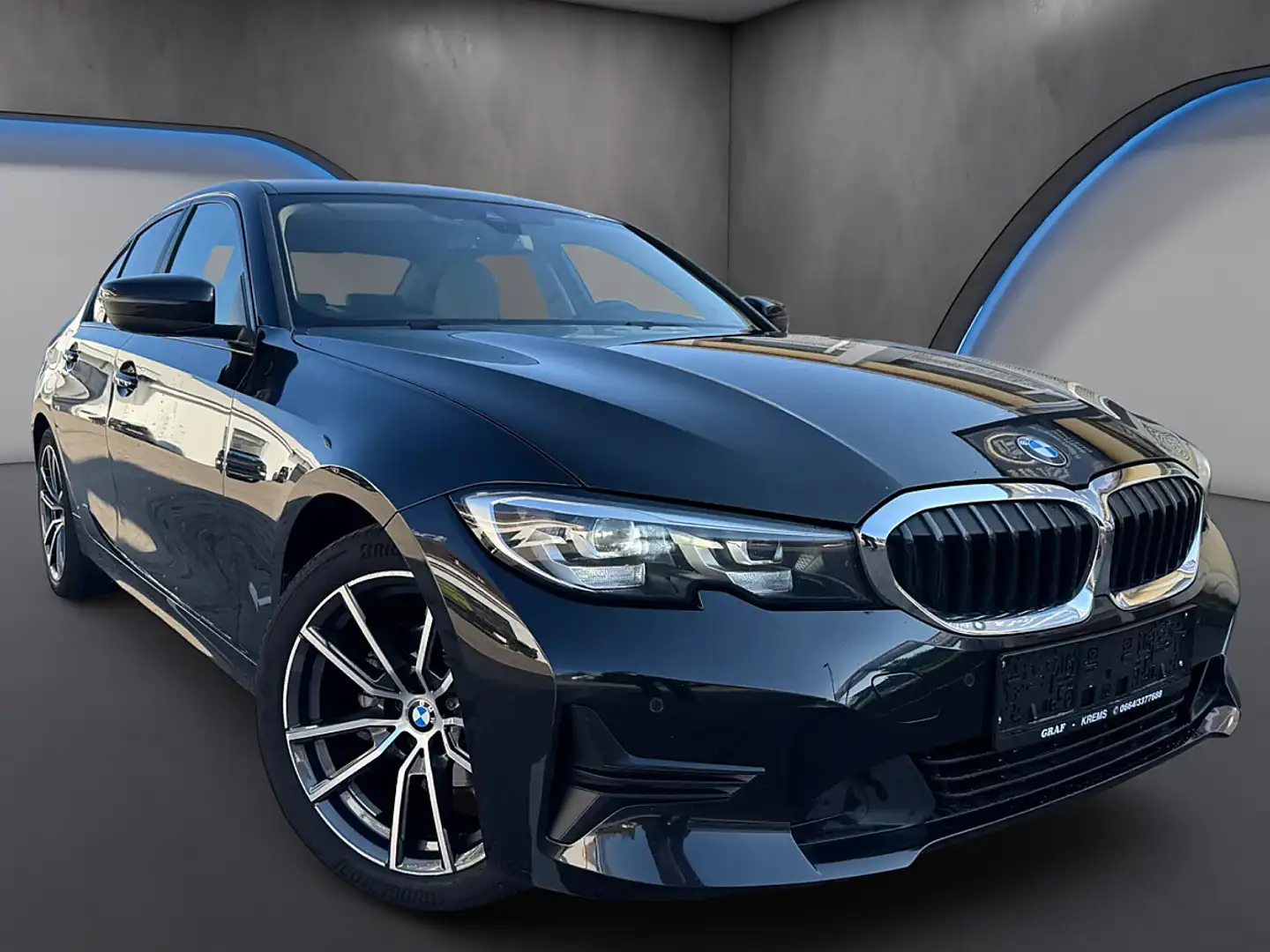 BMW 318 d Advantage Aut. *LED*Keyless*Leder*Navi*LiveCo... Schwarz - 2