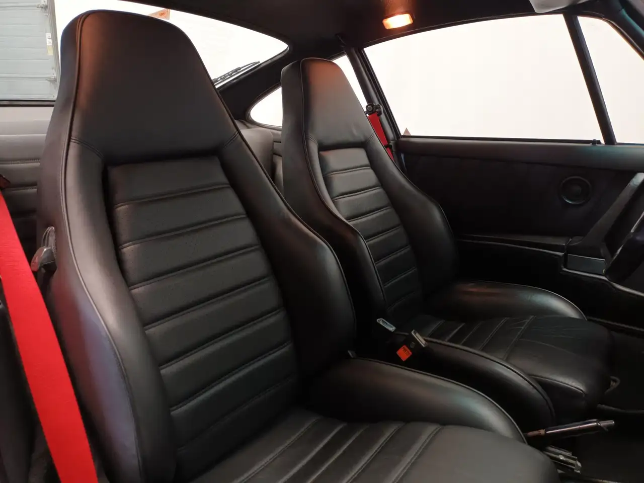 Porsche 911 3.0 SC Coupé Nieuwstaat!, foto 11