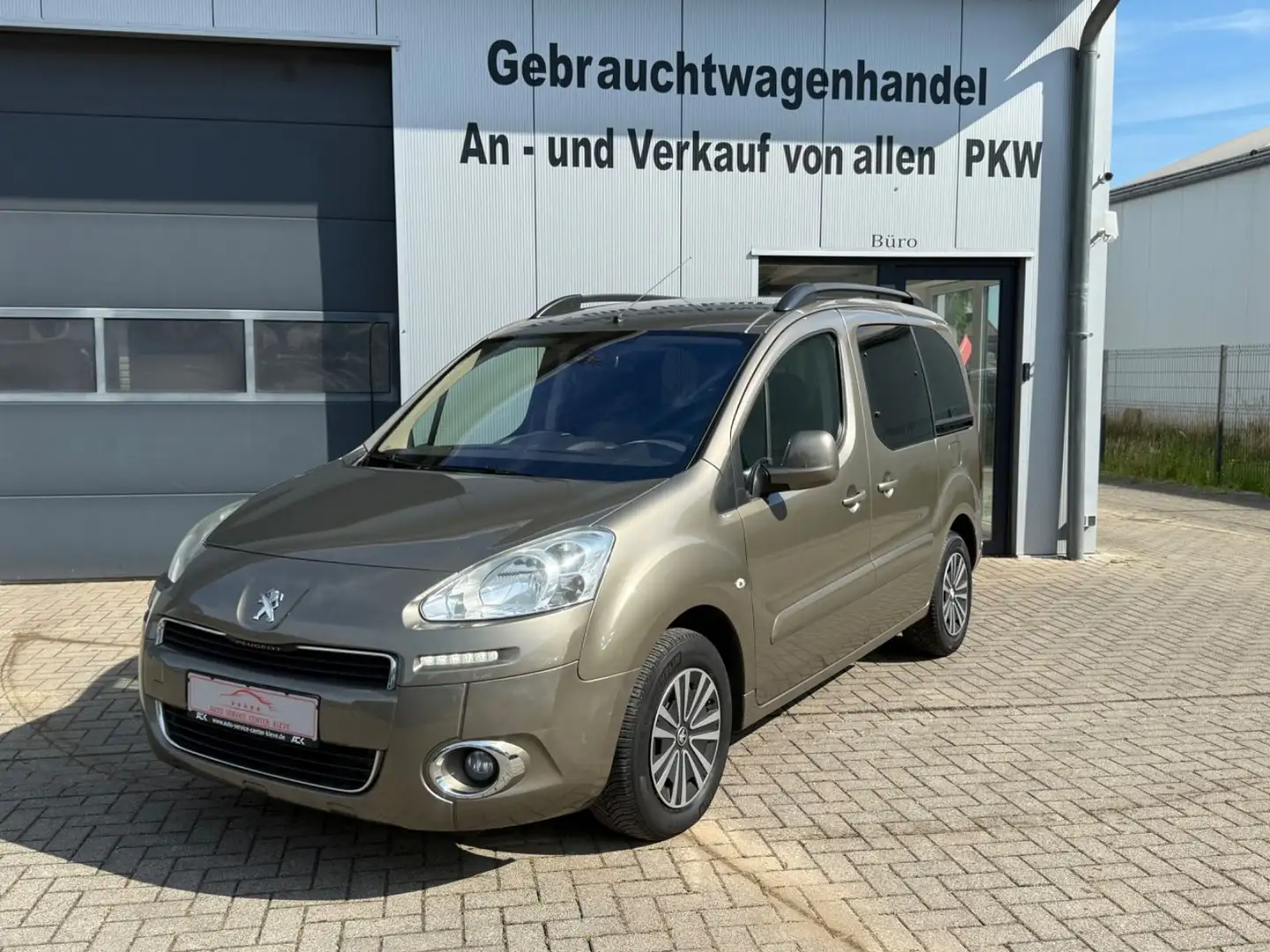 Peugeot Partner Tepee Active*AHK*KLIMAAUTO*TEMPOMAT* Braun - 1
