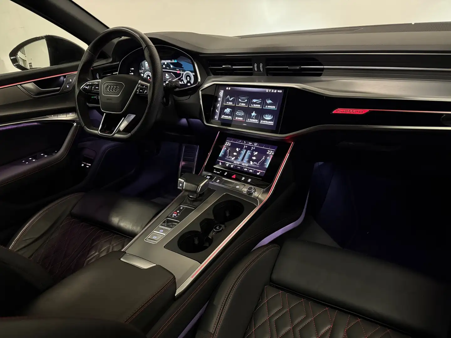 Audi A6 Avant 55 TFSI e quattro Competition Pano RS Stoele Grau - 2