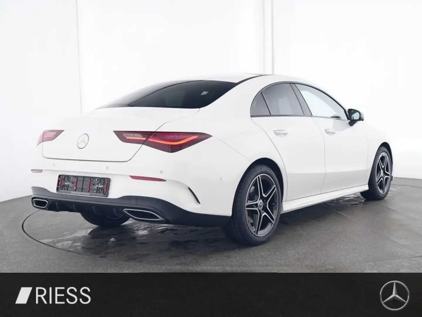 Mercedes-Benz CLA 200 AMG Sport Night Multi LED Pano Memory 360 Blanc - 2