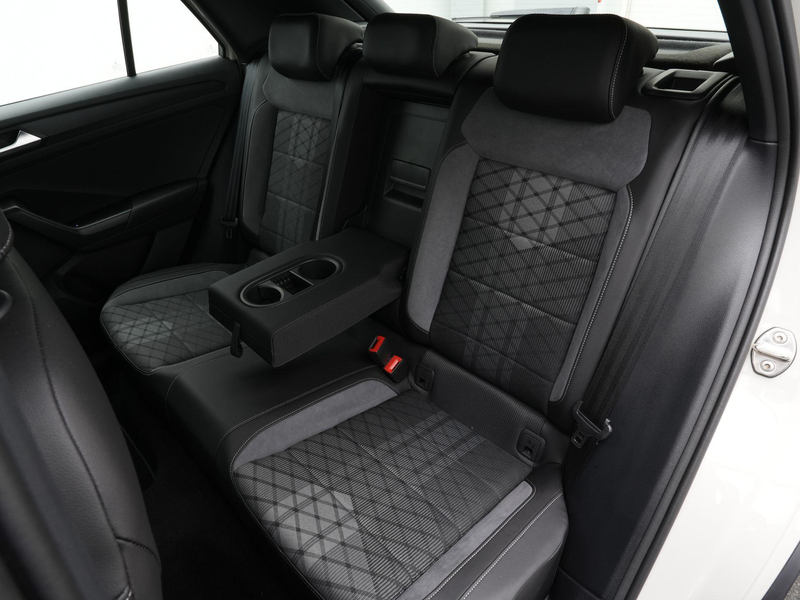 Volkswagen T-Roc 1.0 TSI 115pk R-Line Business | Trekhaak | Sporton — photo 9