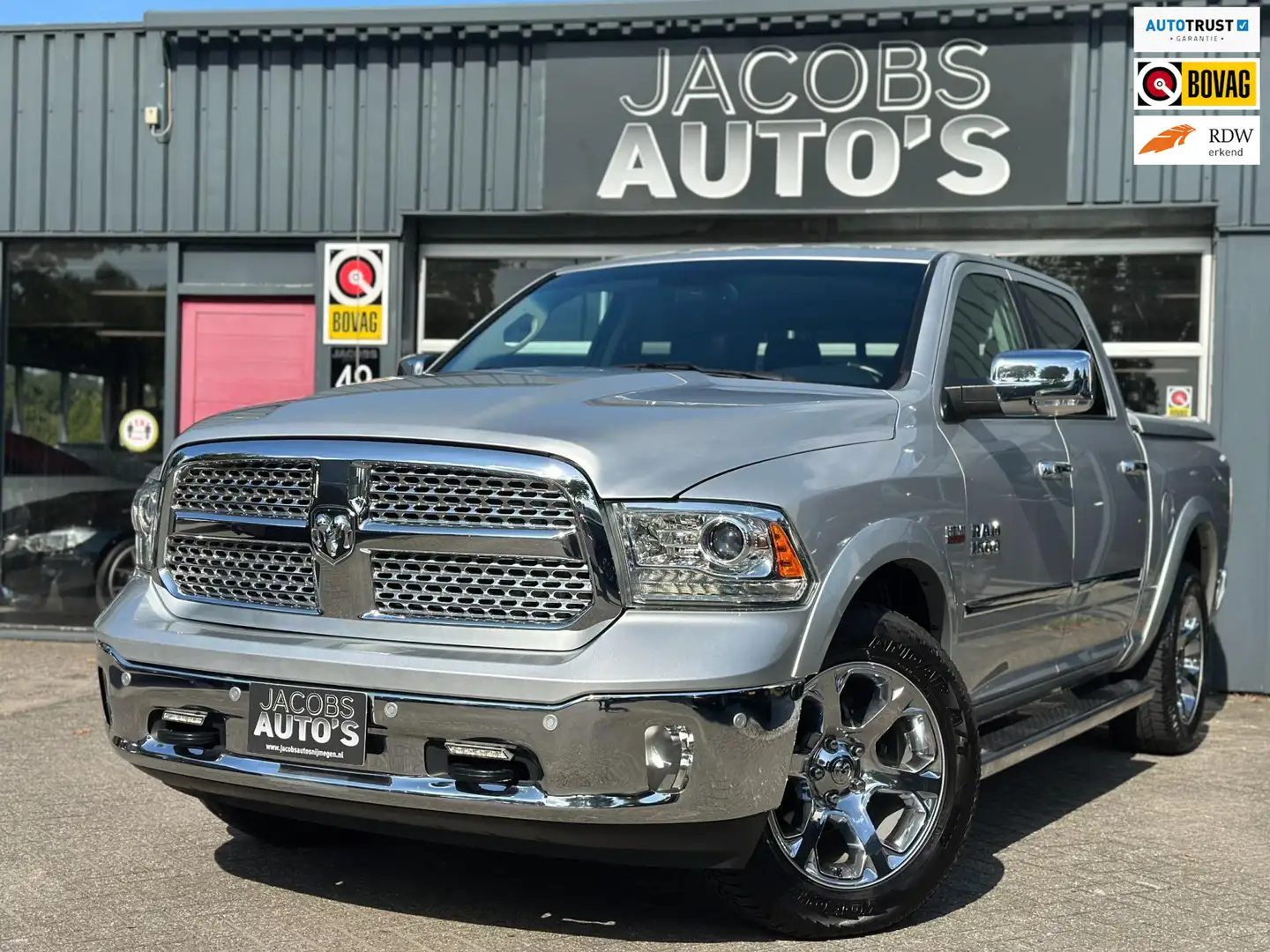 Dodge RAM 1500 5.7 V8 CrewCab Laramie Grau - 1