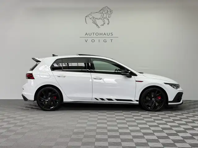 Volkswagen Golf view 4