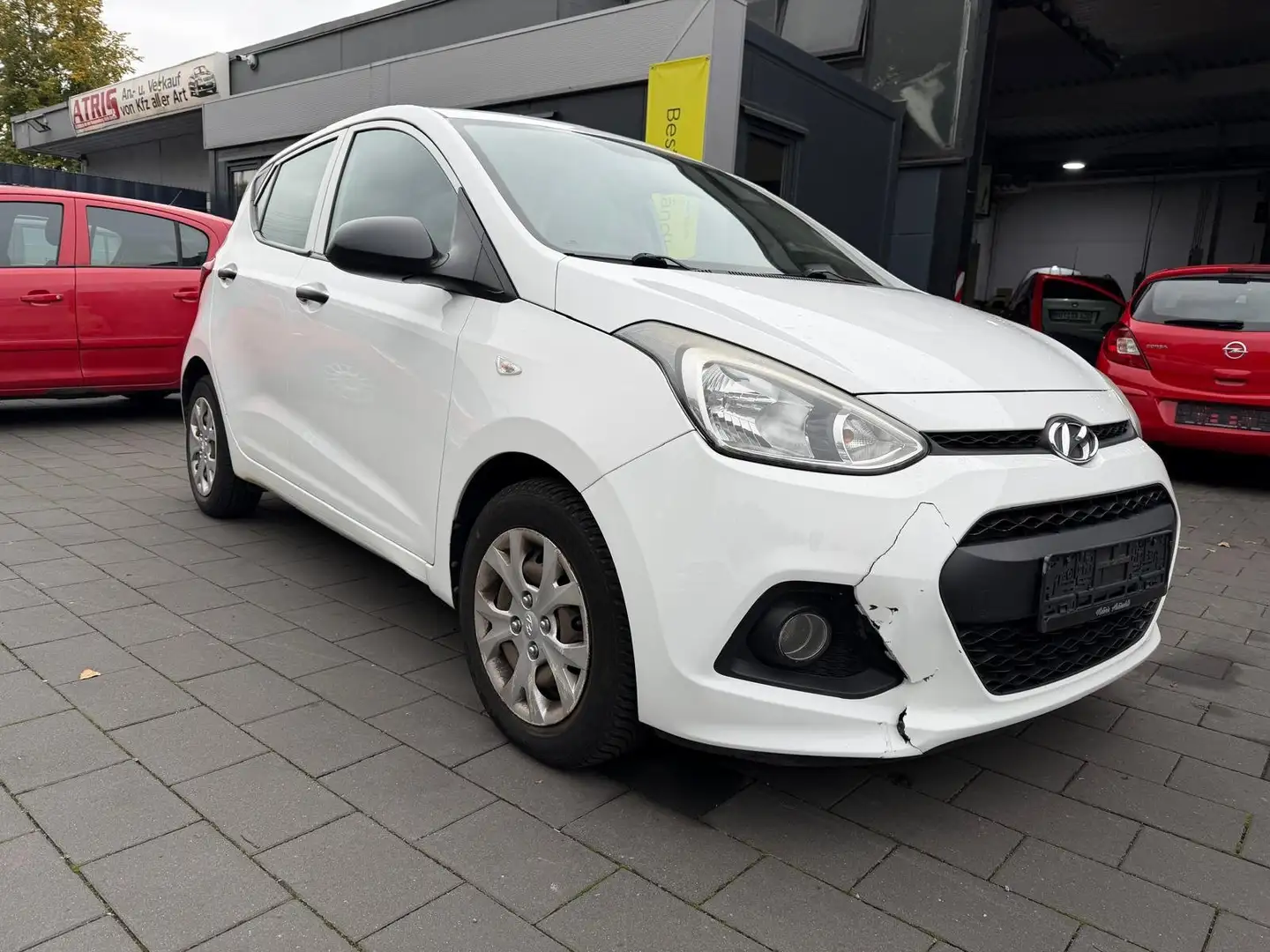 Hyundai i10 Basis LPG GASSANLAGE Unfallschaden Weiß - 1