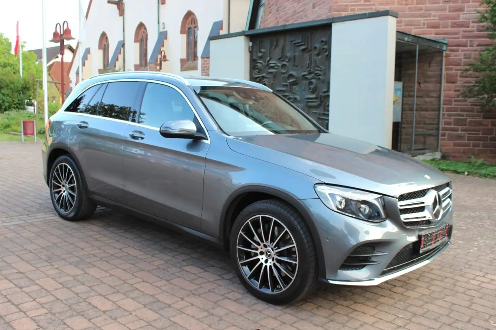 Mercedes-Benz GLC 250 4Matic 9G-AMG*Navi*Hud*Acc*Standheizung*20 Zoll Grau - 1