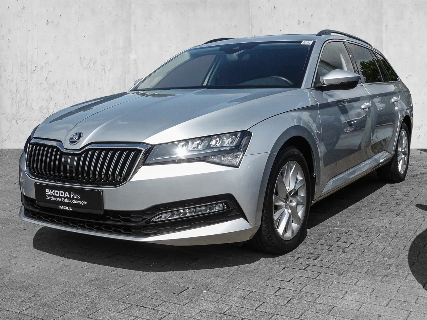 Skoda Superb Combi 2.0 TDI 4x4 DSG Ambition NAVI ACC AHK Silber - 2