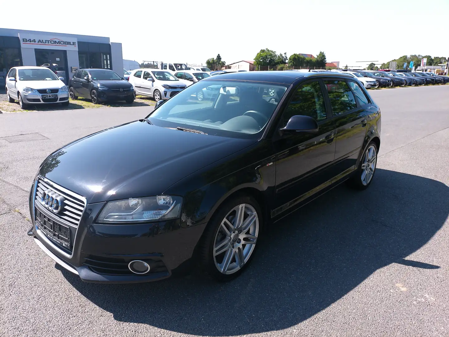 Audi A3 Sportback S´line*18"Alus*NAVI*PDC*Sitzhg*Panora Schwarz - 1