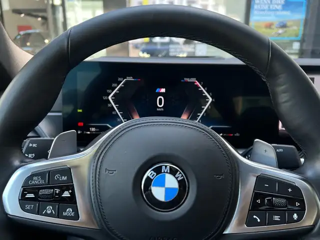 BMW 4 Series view 13