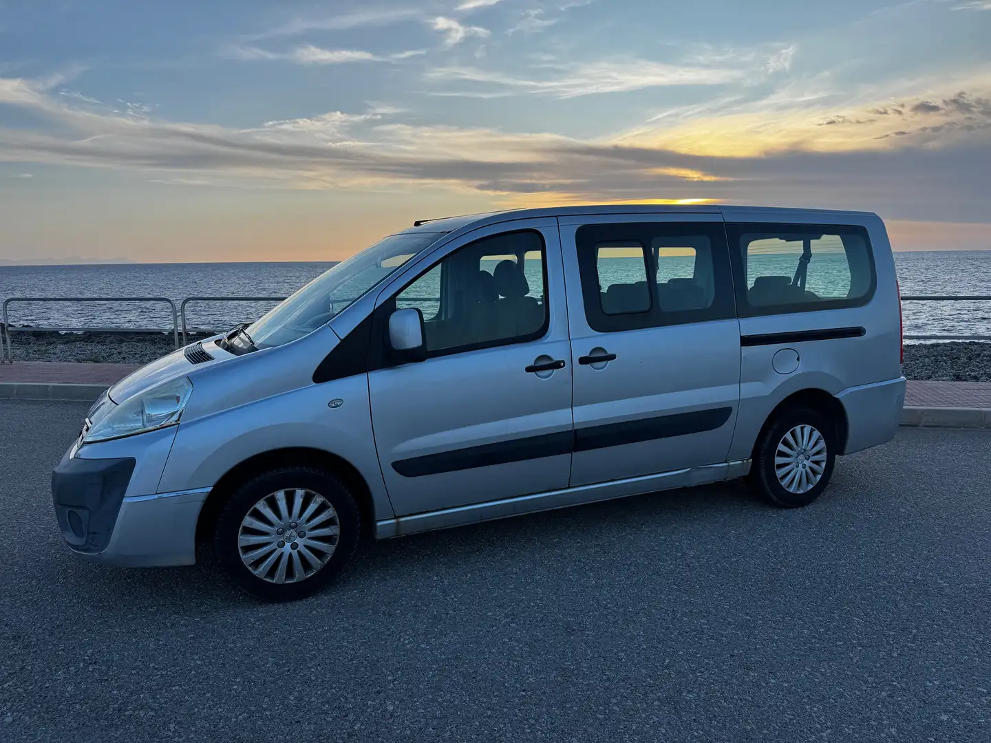 Peugeot Expert Expert Tepee 2.0HDI Allure L2 160 Allure Plateado - 1