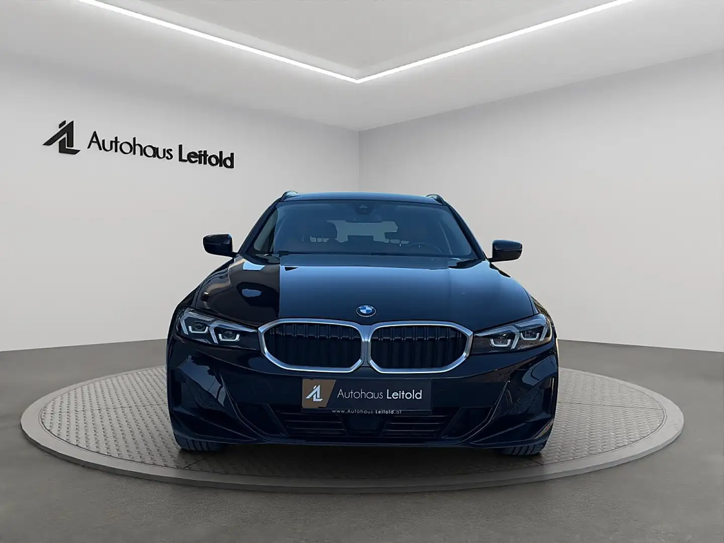 BMW 318 d Touring Aut. LED ACC LEDER NAVI VIRTUAL PDC S... Schwarz - 2