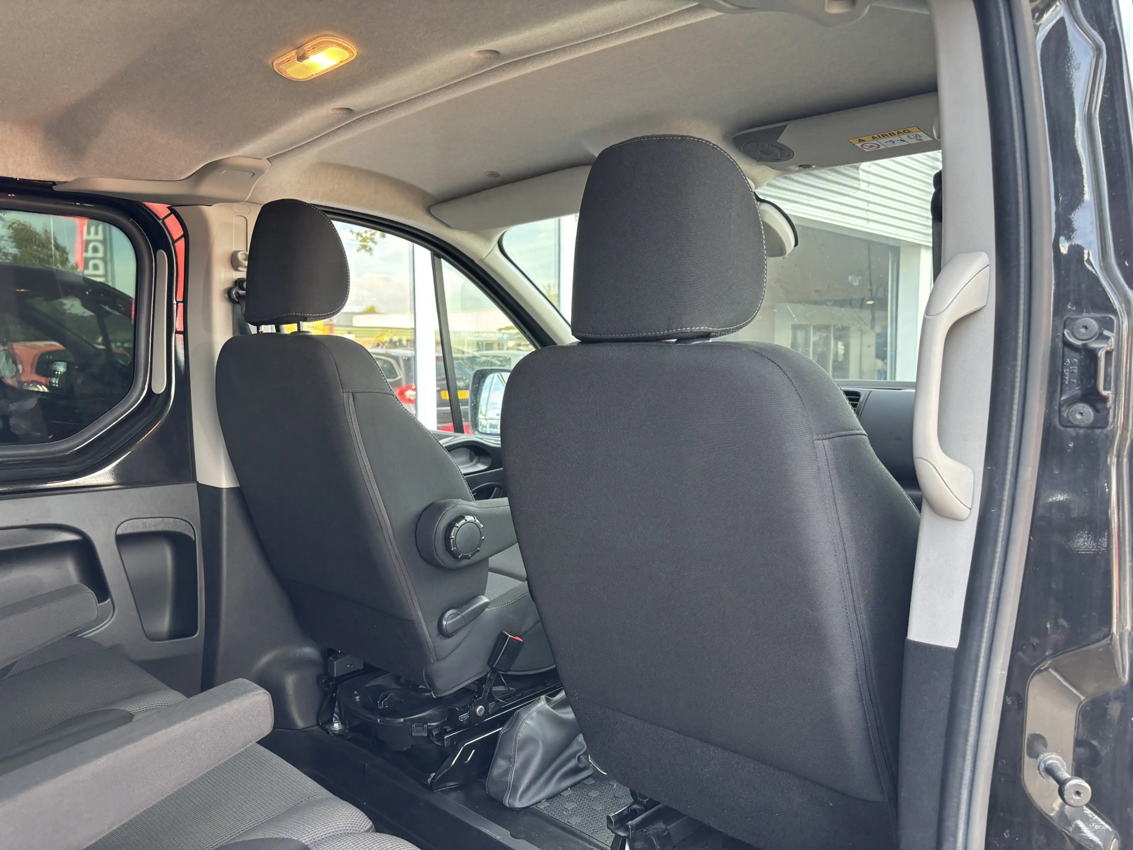 Renault Trafic 2.0 dCi 145 T29 L2H1 DC Comfort | Dubbel Cabine | — photo 10