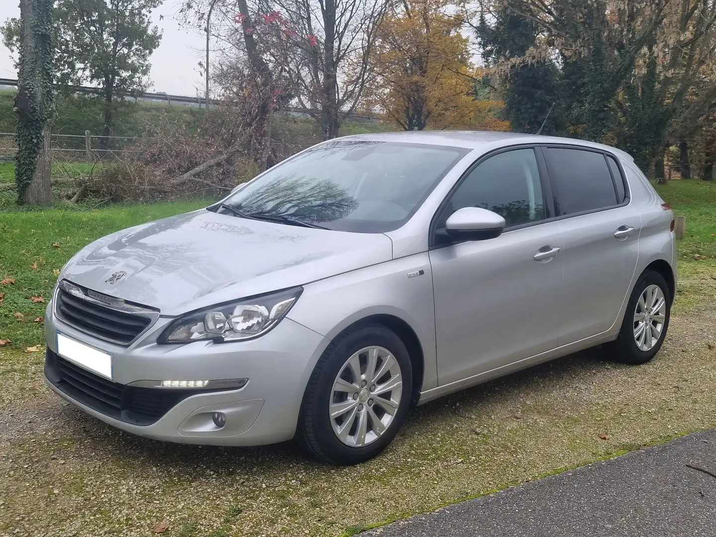 Peugeot 308 1.2 PURETECH 110 STYLE S\u0026S 5P Gris - 1