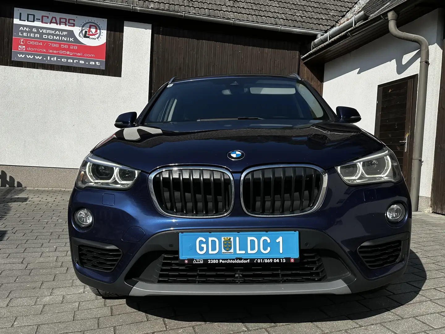 BMW X1 sDrive18d Sport Line Blau - 2