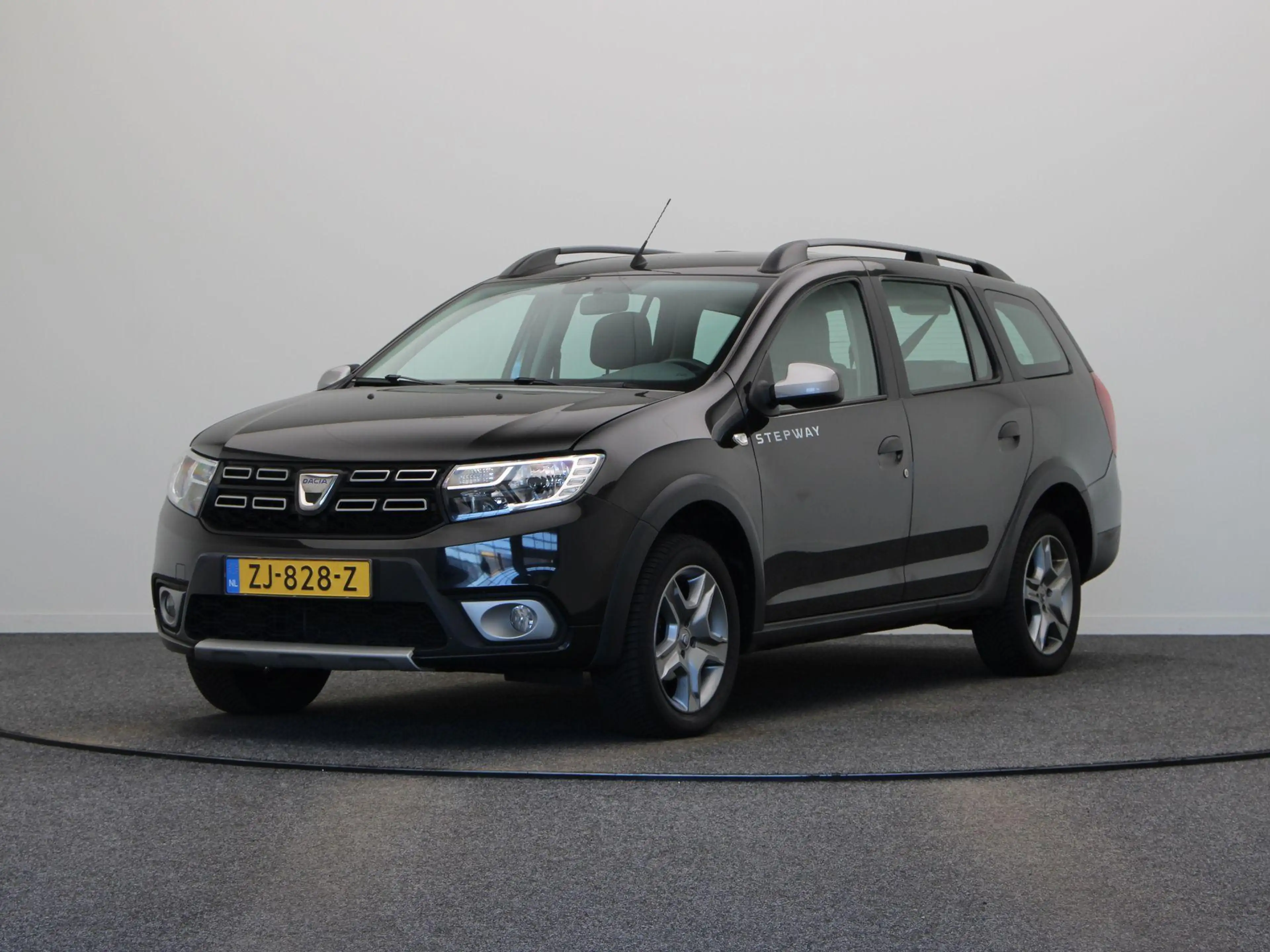 Dacia Logan MCV TCe 90pk Stepway | Trekhaak | Parkeersensoren — photo 10