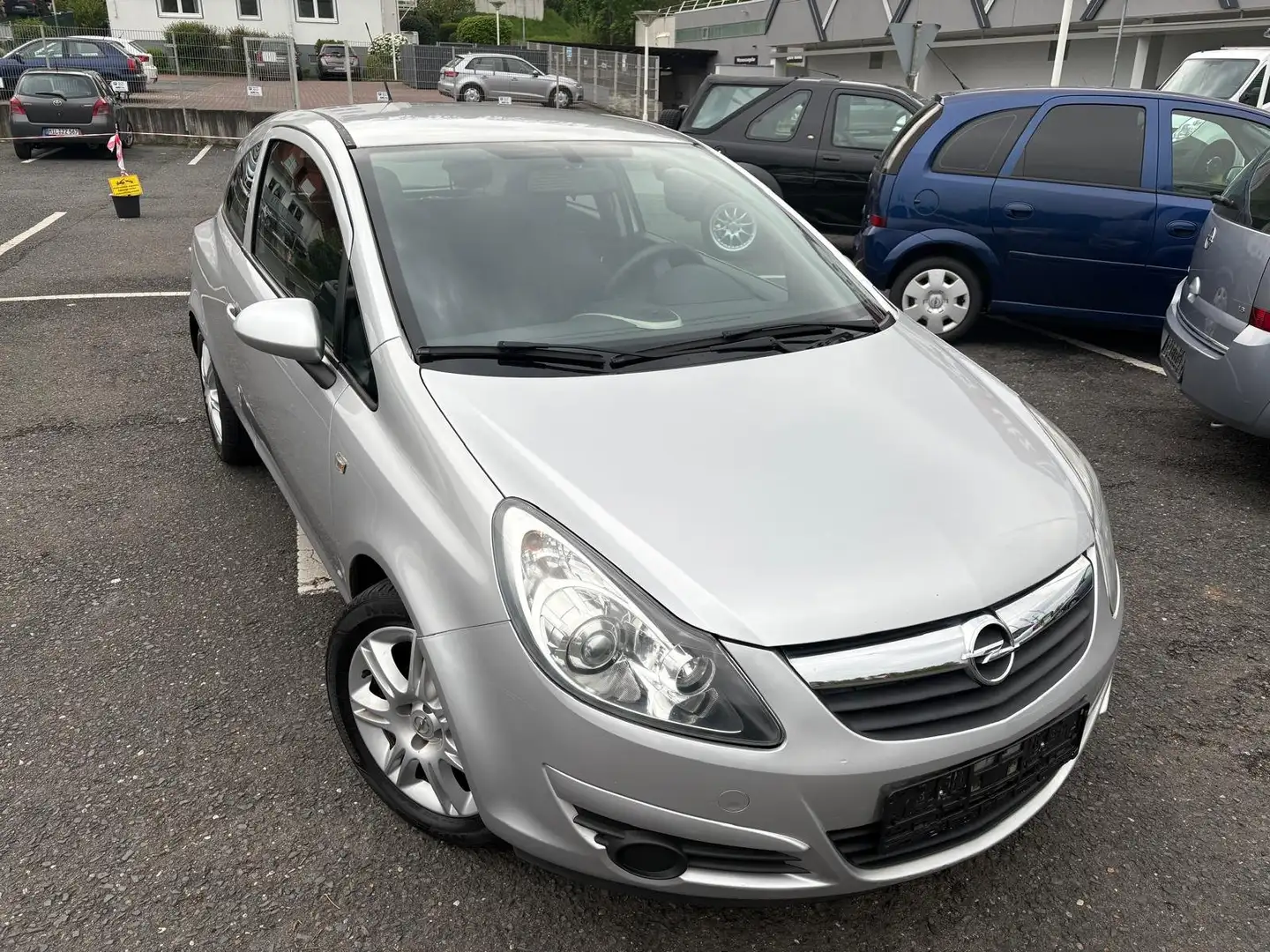 Opel Corsa D Edition TÜV/Service Neu PDC*Tempomat Silber - 2