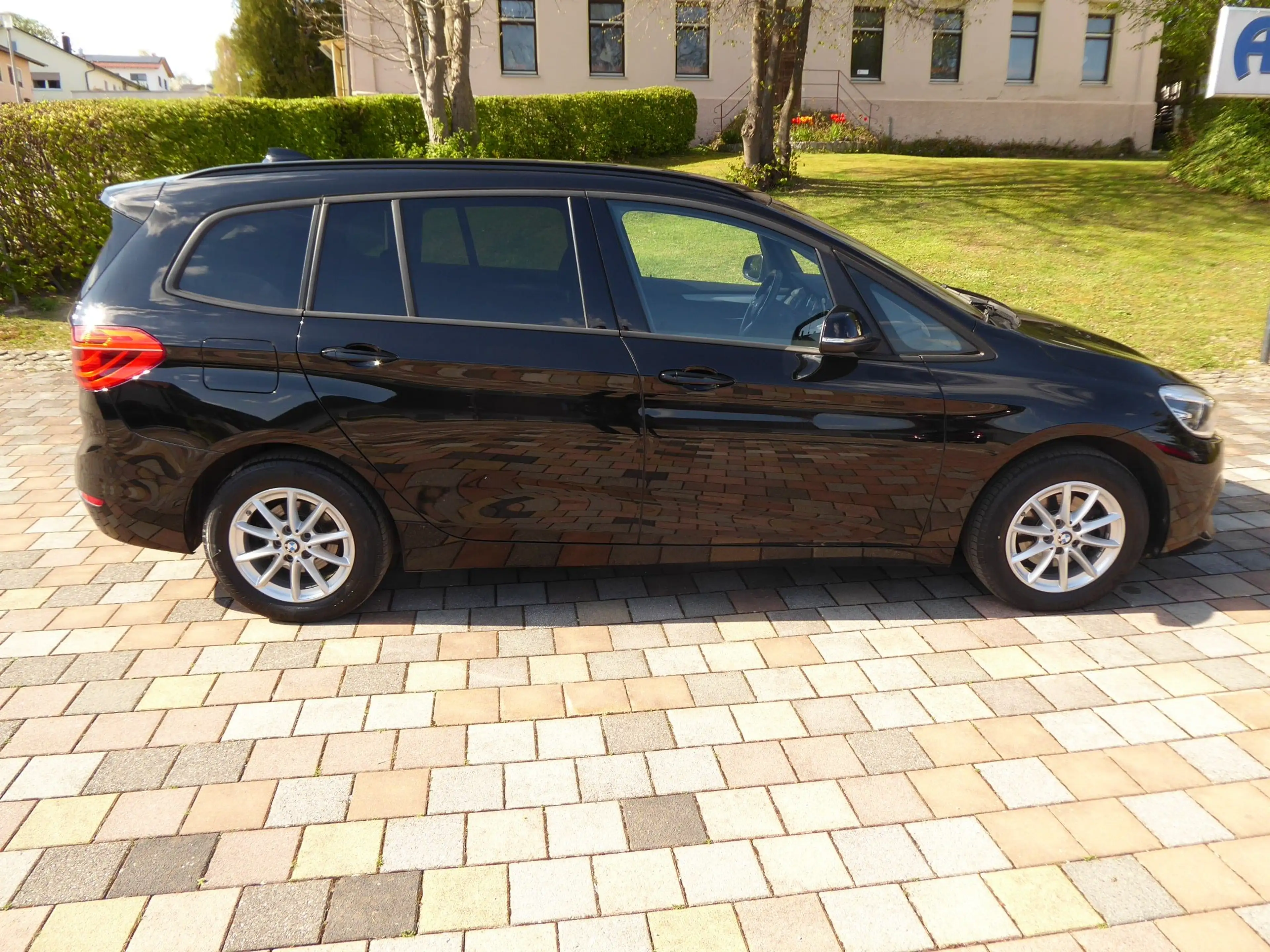 BMW 216 216 d Advantage RFK, LED, 7-Sitzer, Navi — photo 2