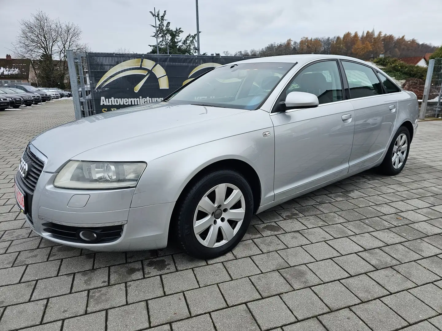 Audi A6 2.4 / TÜV 06/27 / Leder / Sehr guter Zustand Silber - 1