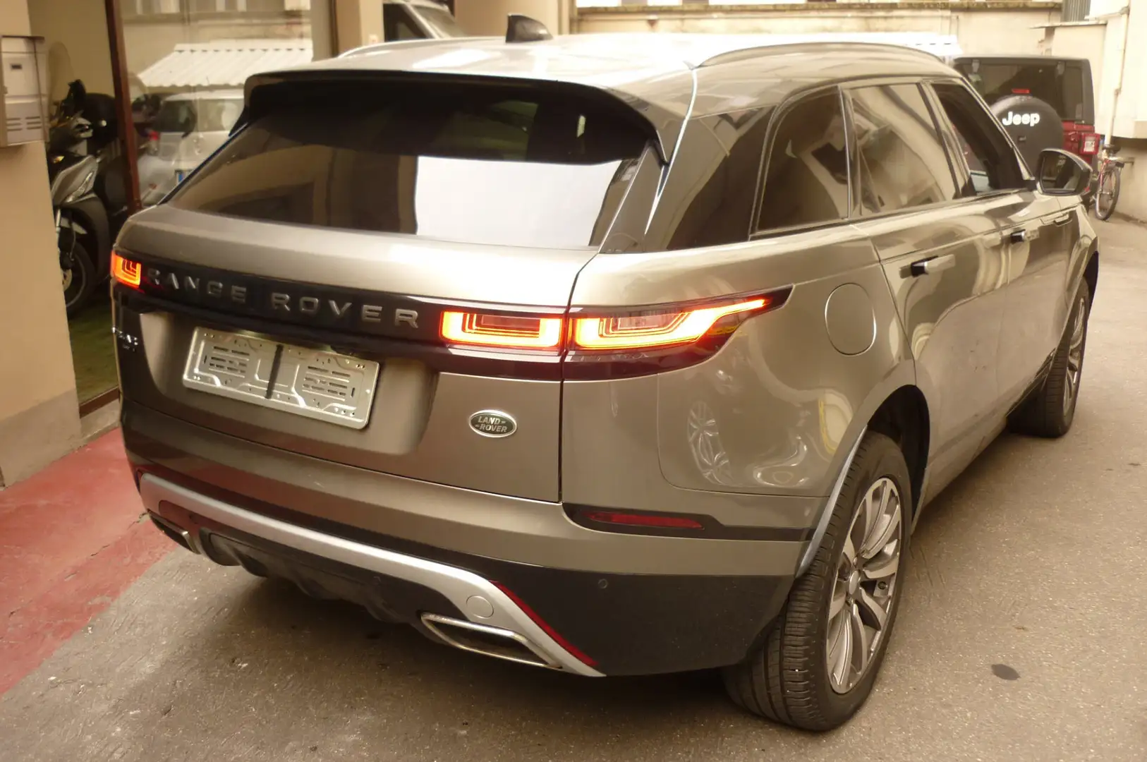 Land Rover Range Rover Velar Range Rover Velar 3.0 V6 SD6 300 CV R-Dynamic S Gris - 2