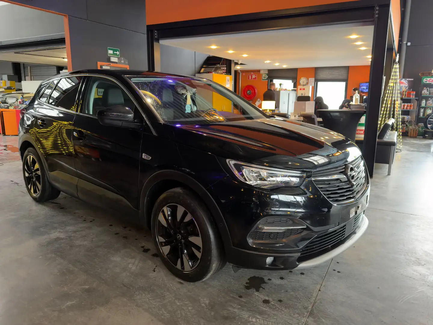 Opel Grandland X Grandland X 1.2 Turbo Edition/12 mois de garantie Zwart - 1