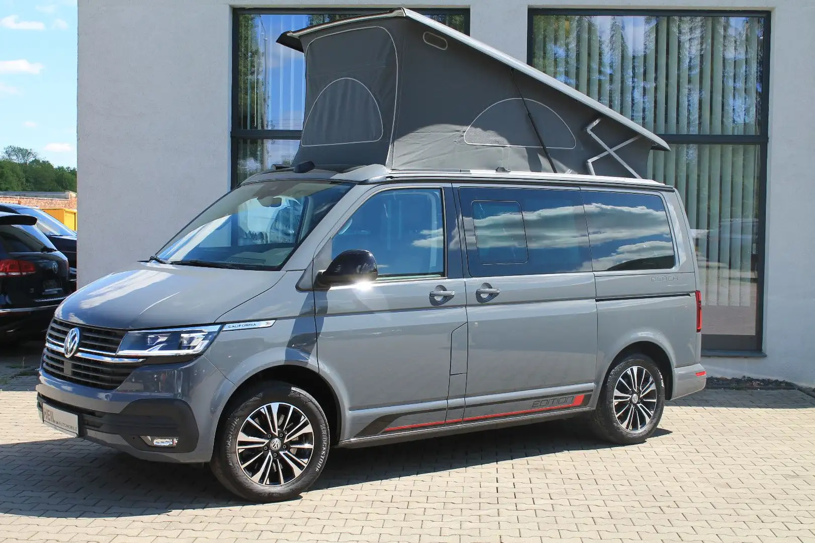 Volkswagen T6 California T6.1 California Beach Tour Edition*ACC*LED*AHK* Grau - 1