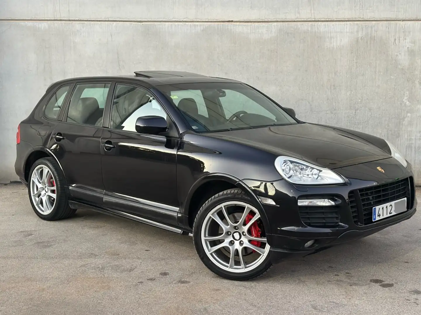 Porsche Cayenne GTS Noir - 2