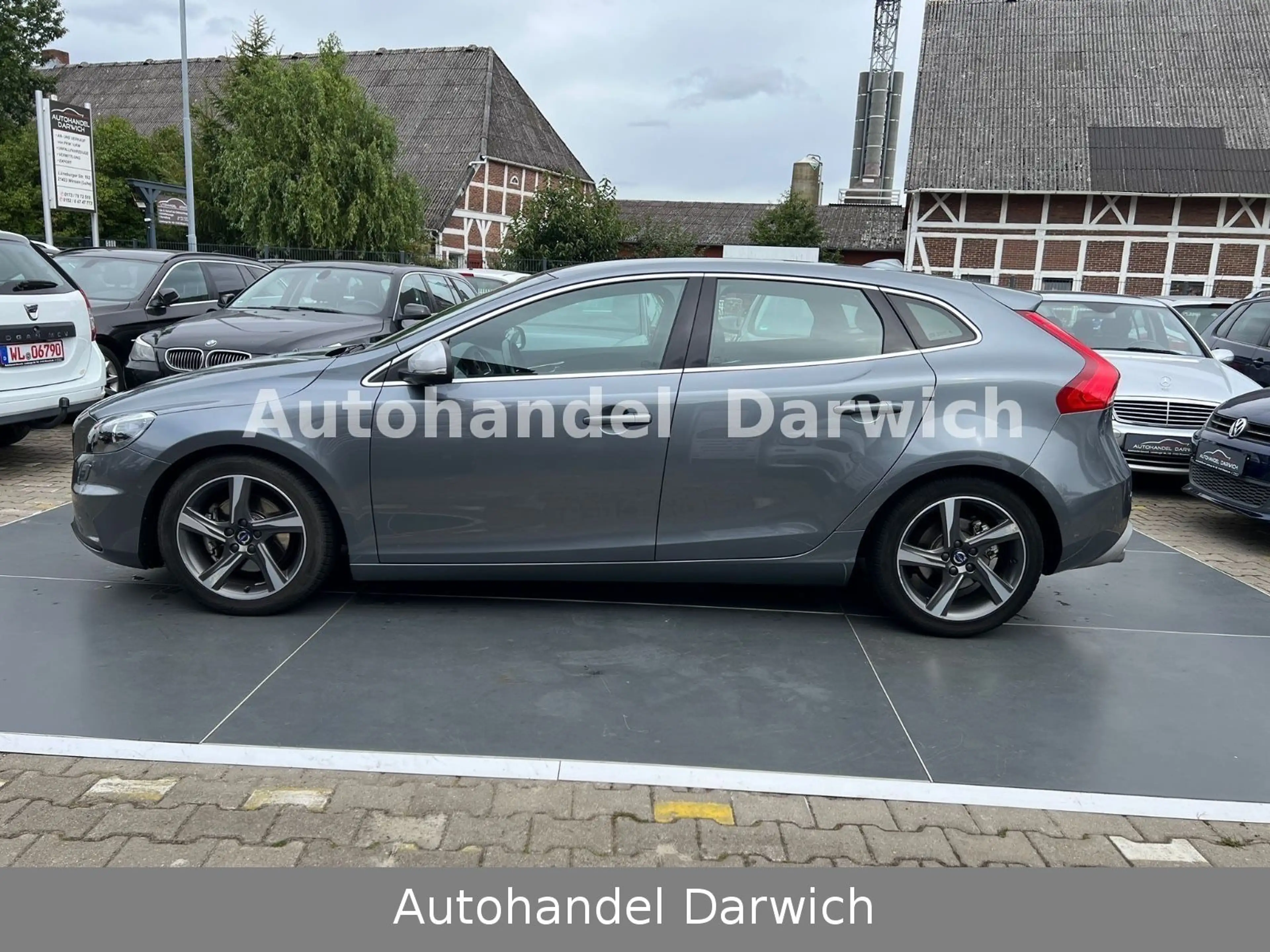 Volvo V40 D2 Kinetic+ R Design 2.Hand S.Heft Top — photo 9