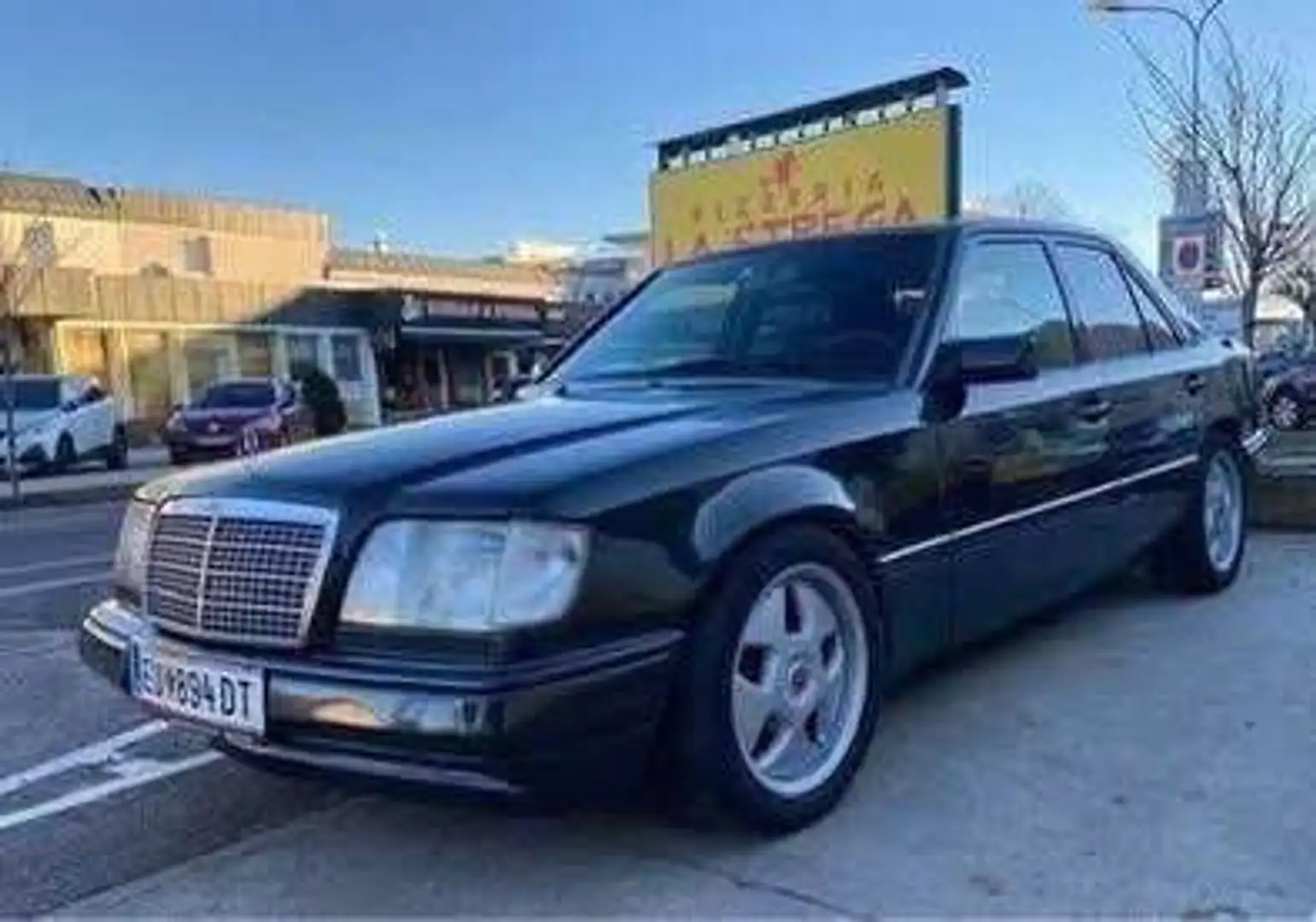 Mercedes-Benz E 250 D Turbo - 1
