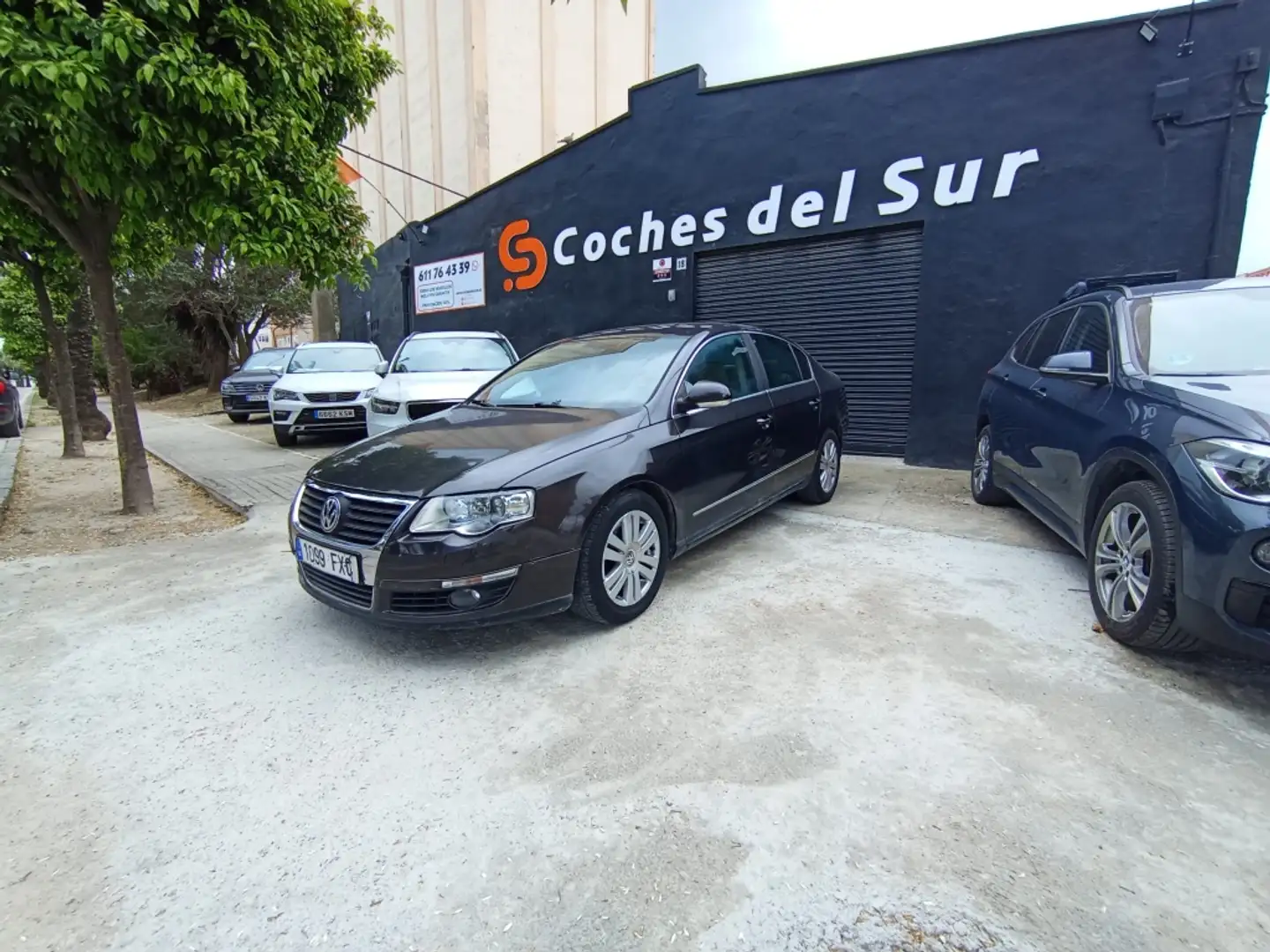 Volkswagen Passat 2.0TDI Individual DSG Fekete - 2