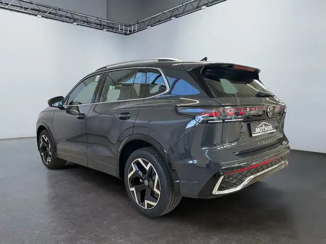 Volkswagen Tiguan view 4
