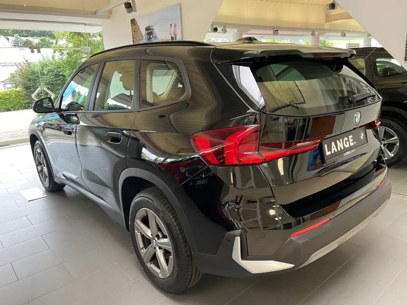 BMW X1 xDrive 20d Aut. AHK ACC Sitzh. RFK Sportsitze — photo 4