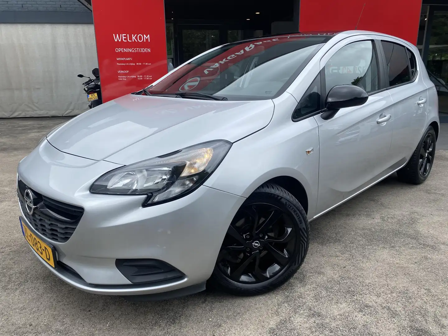 Opel Corsa 1.4 Color Edition Gris - 2