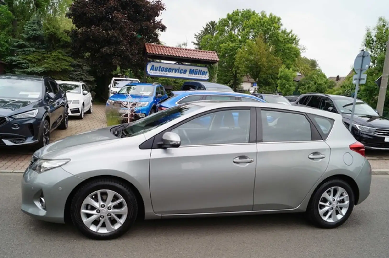 Toyota Auris 5T 73kk Klimatr.-Navi-Kamera-PDC Szary - 2