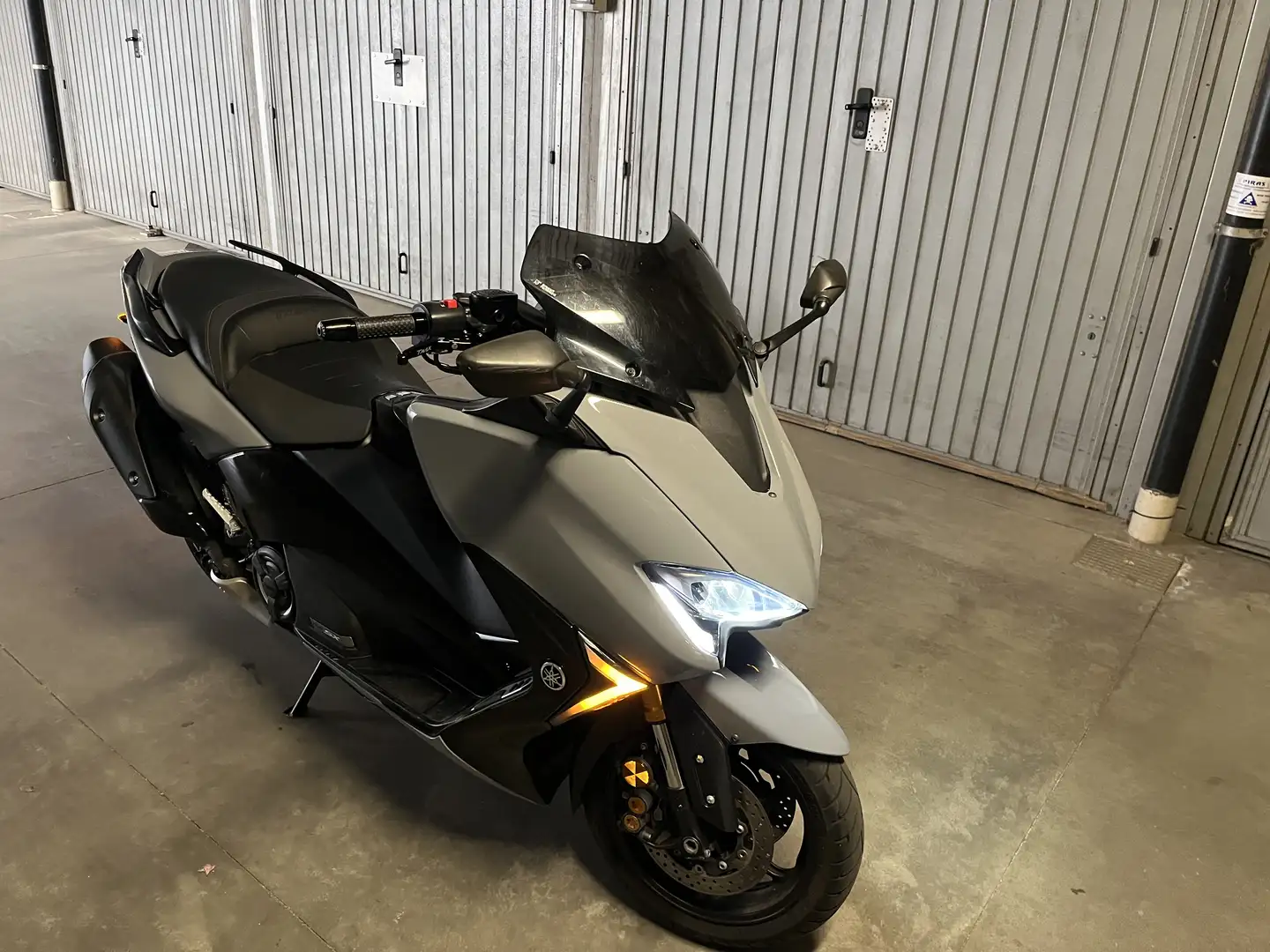 Yamaha TMAX 530 full led - 1