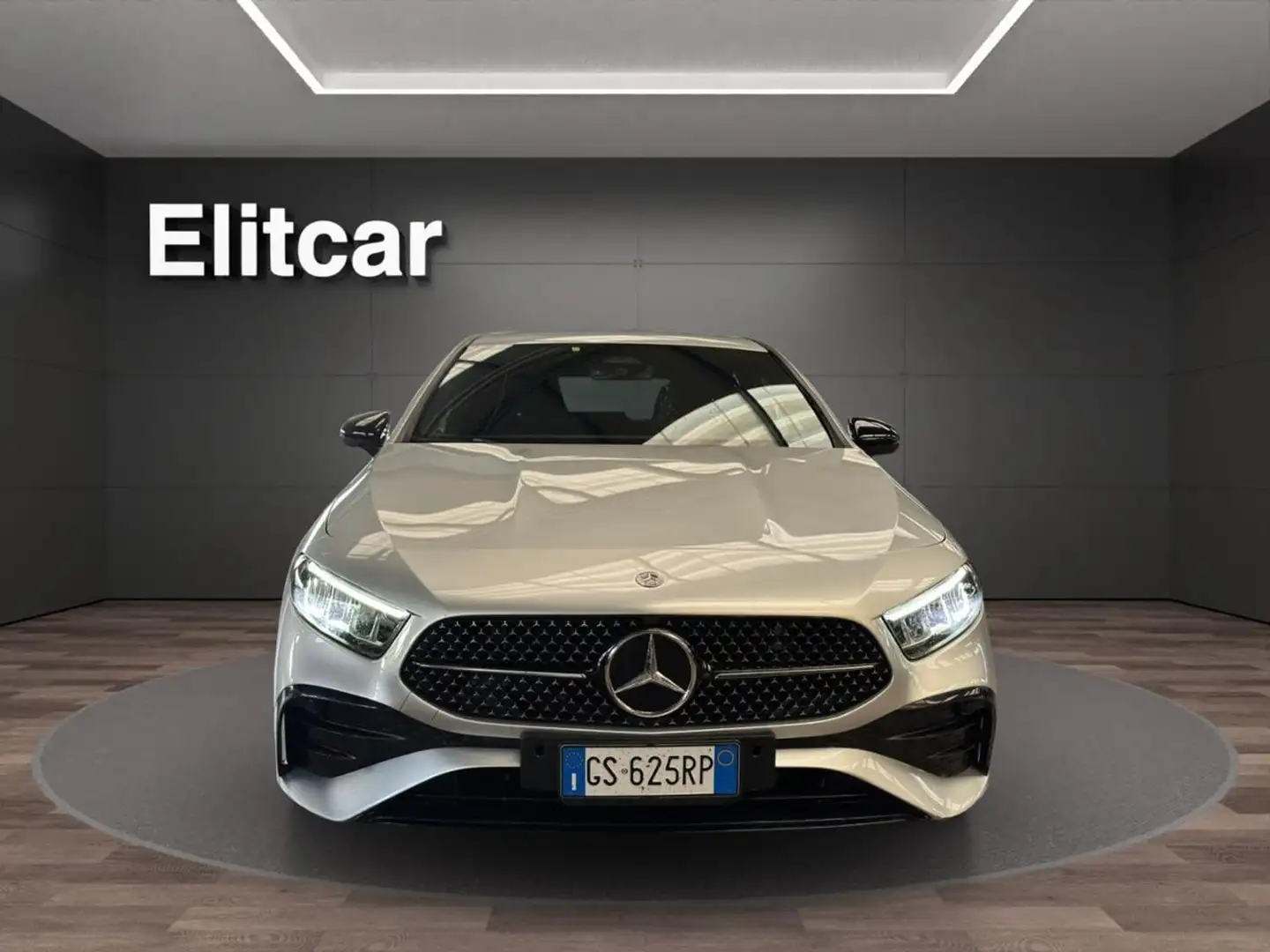 Mercedes-Benz A 200 Automatic AMG Line Premium Plus Argent - 2