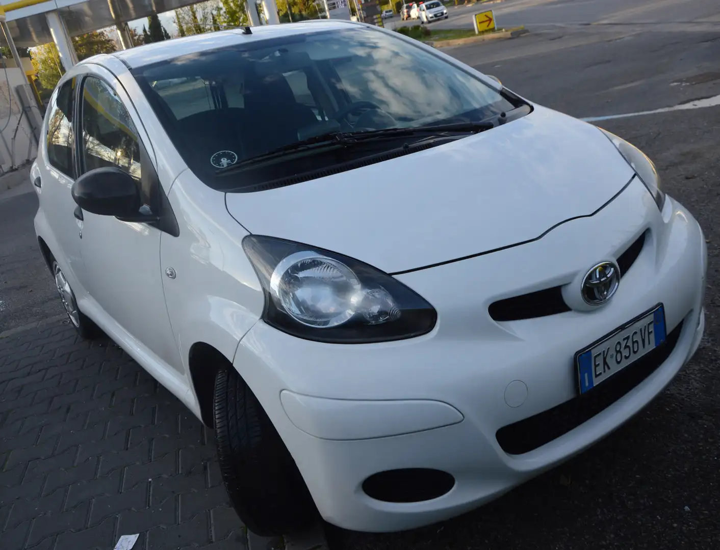 Toyota Aygo Aygo 5p 1.0 Now Connect Bianco - 1