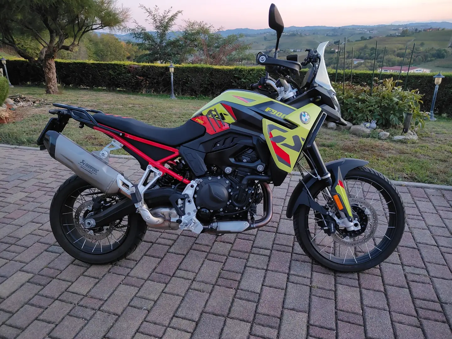 BMW F 900 GS Jaune - 1