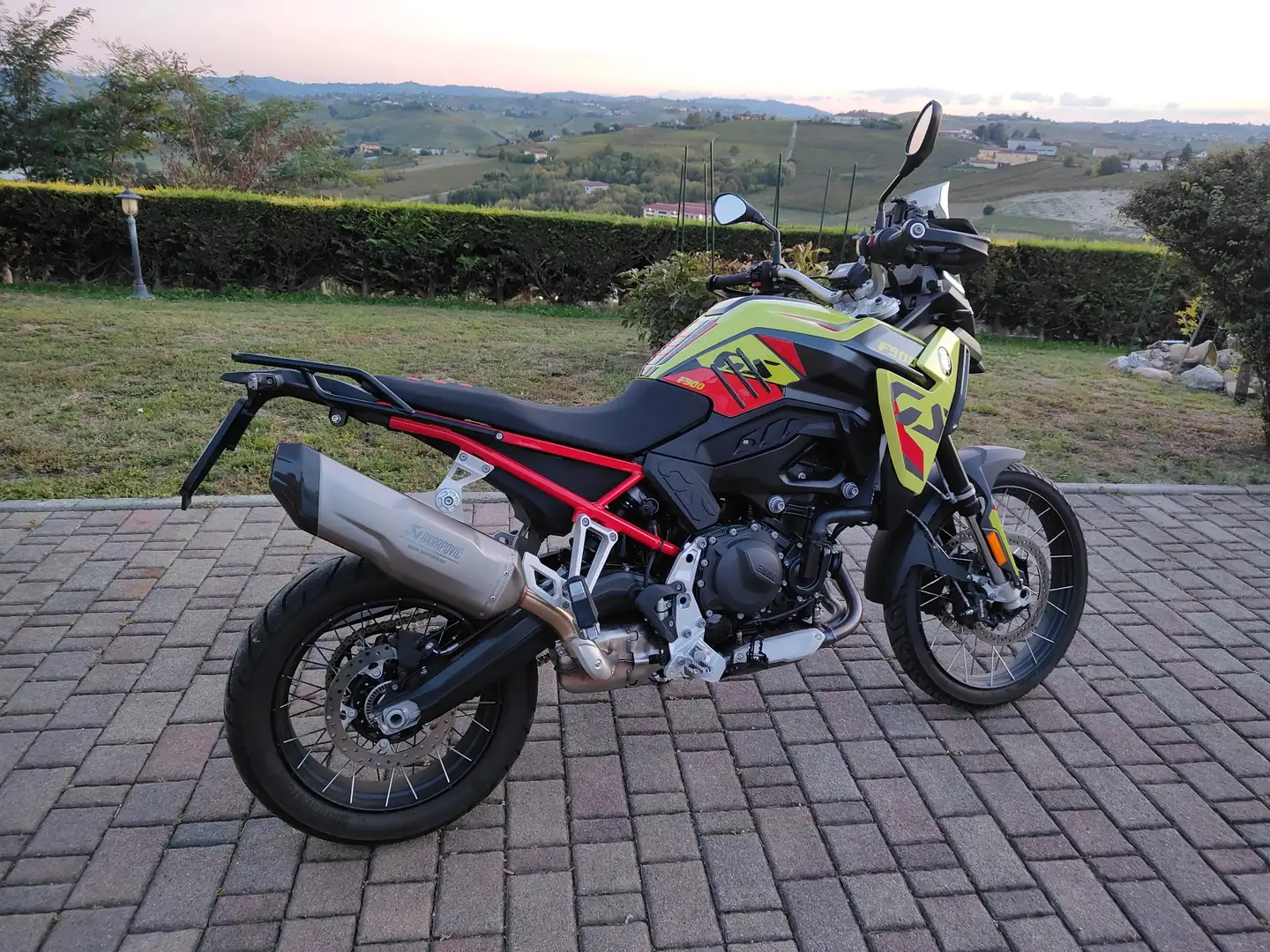 BMW F 900 GS Jaune - 2