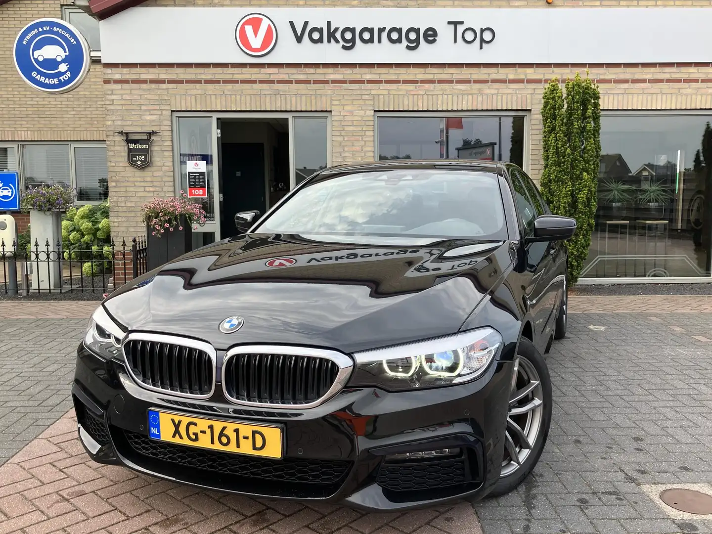 BMW 520 5-serie 520i | M-Sport | Trekhaak | All-in prijs Schwarz - 1