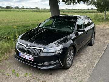 Superb Combi PHEV 1.4 TSI Ambition DSG (160 kW)